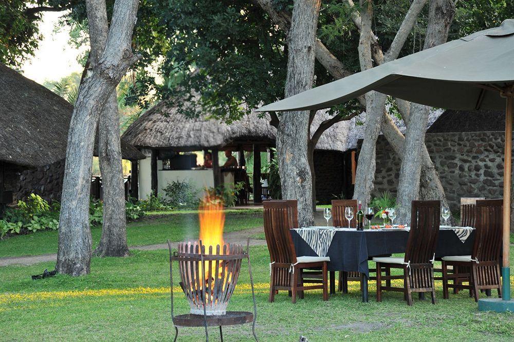 Three Cities Thorntree River Lodge Ливингстън Екстериор снимка